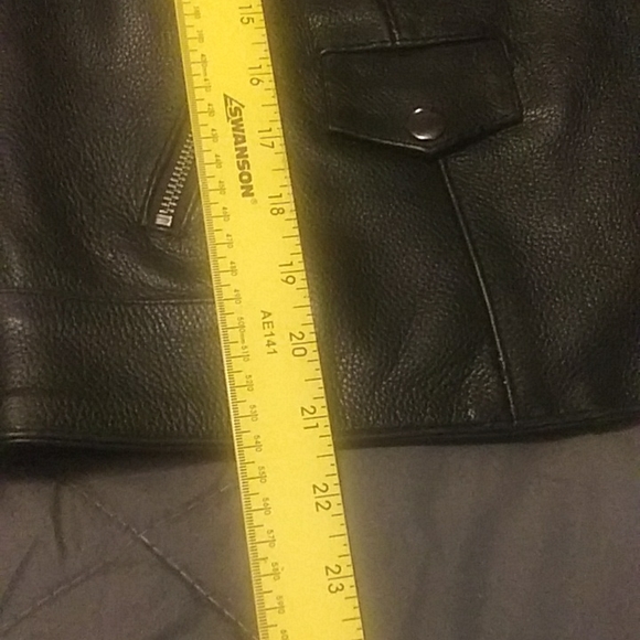 100% Leather Motorcycle Jacket - Picture 11 of 12